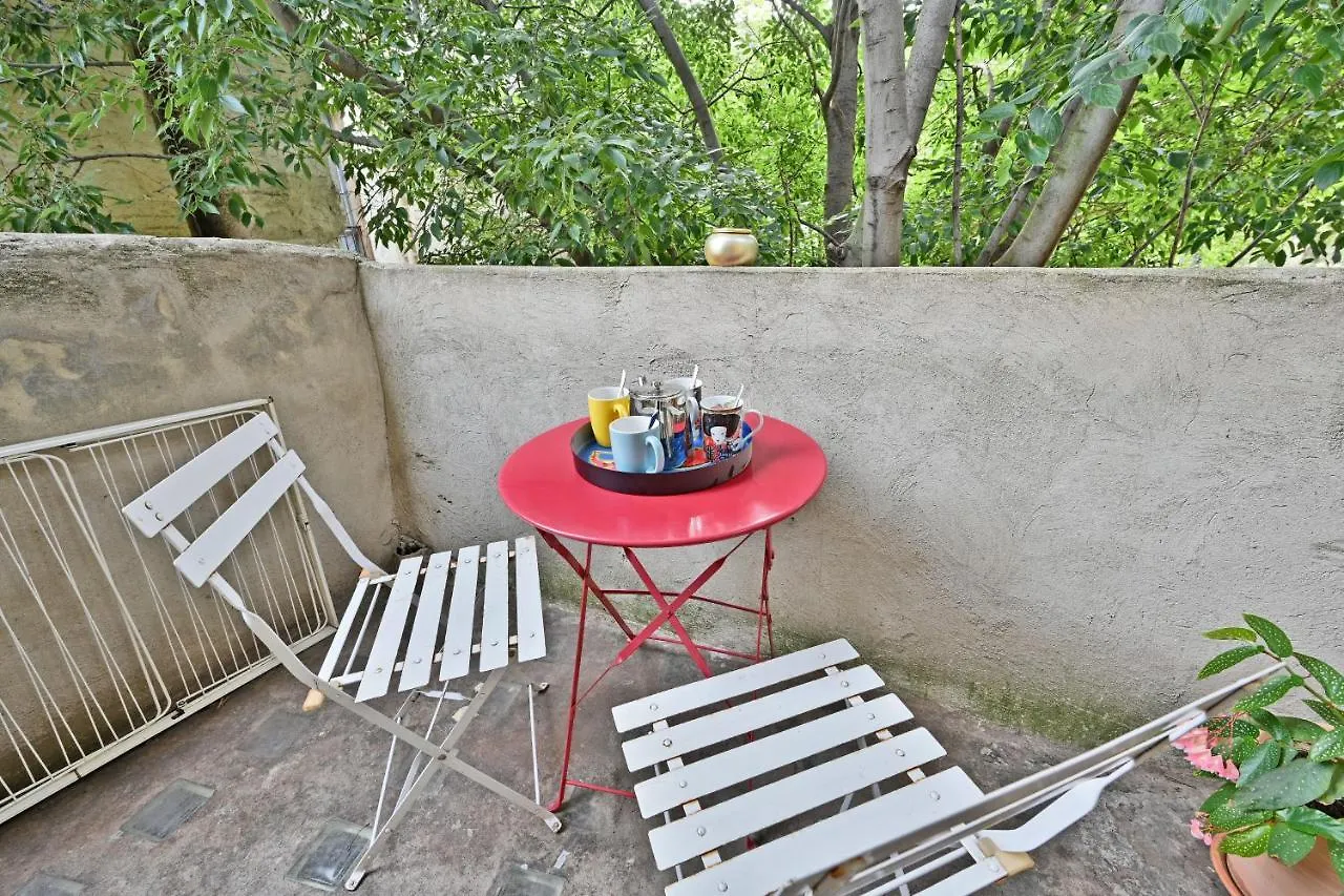 Les Felibres Apartment Avignon France