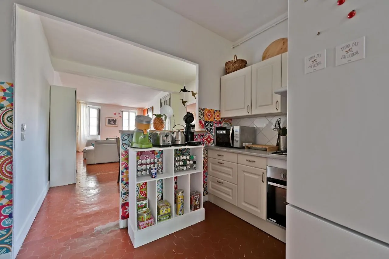 Les Felibres Apartment Avignon France